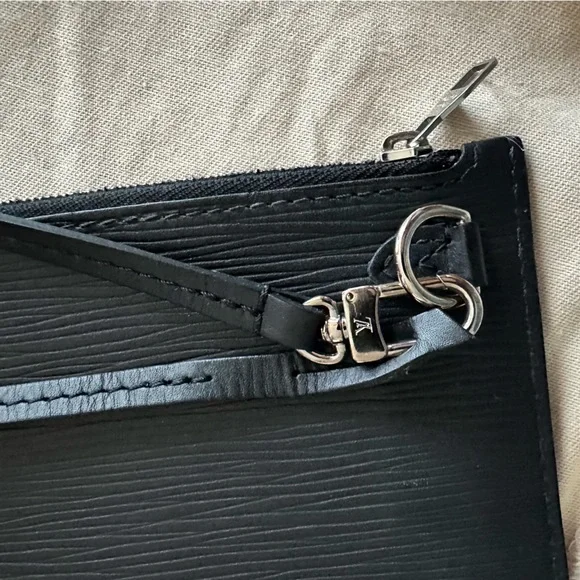 LV Epi Neverfull Pouchette - Picture 9 of 13
